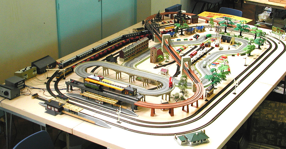 Model train sets layouts ~ BINIMS